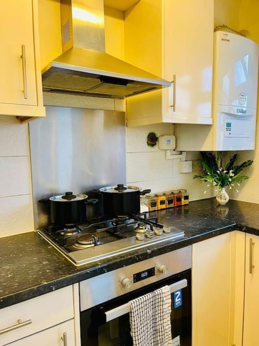 Vakantiehuis Beautiful 3bd Family With Huge Private Graden Londen