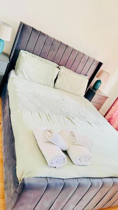 Beautiful 3bd Family With Huge Private Graden Londen