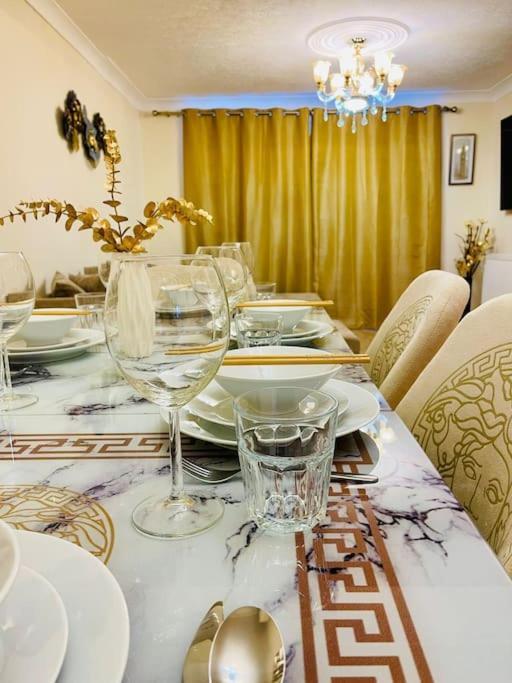 Vakantiehuis Beautiful 3bd Family With Huge Private Graden *