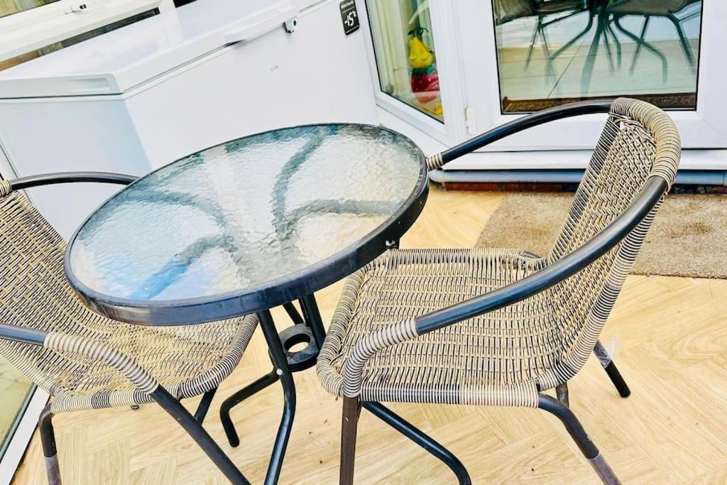Beautiful 3bd Family With Huge Private Graden Vakantiehuis *